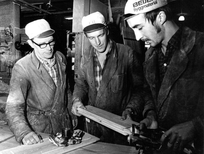 Emil Nygren, Einar Forslund och Olle Eriksson startade Glommersträsk Snickeri AB i f.d. Mejeriet 1967. 