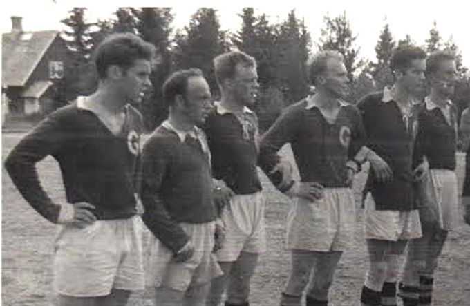 Glommers A lag 1958. Ove Lundgren, Henry Karlsson, 2 okända, Bert Johansson, Thure Berggren, Folke Edström, Kjell Larsson, Ivan Abrahamsson, Staffan Edström och Sven-Egon Johansson.
