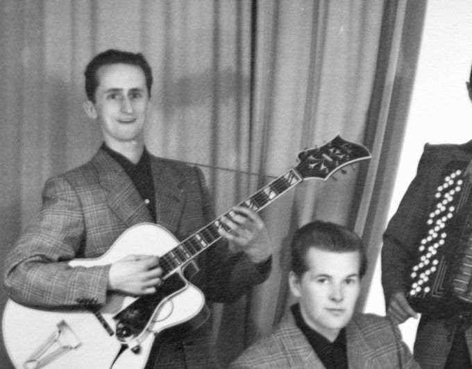 Ture Berggren Gitarr, Gunnar Sidén Trummor, Gösta 